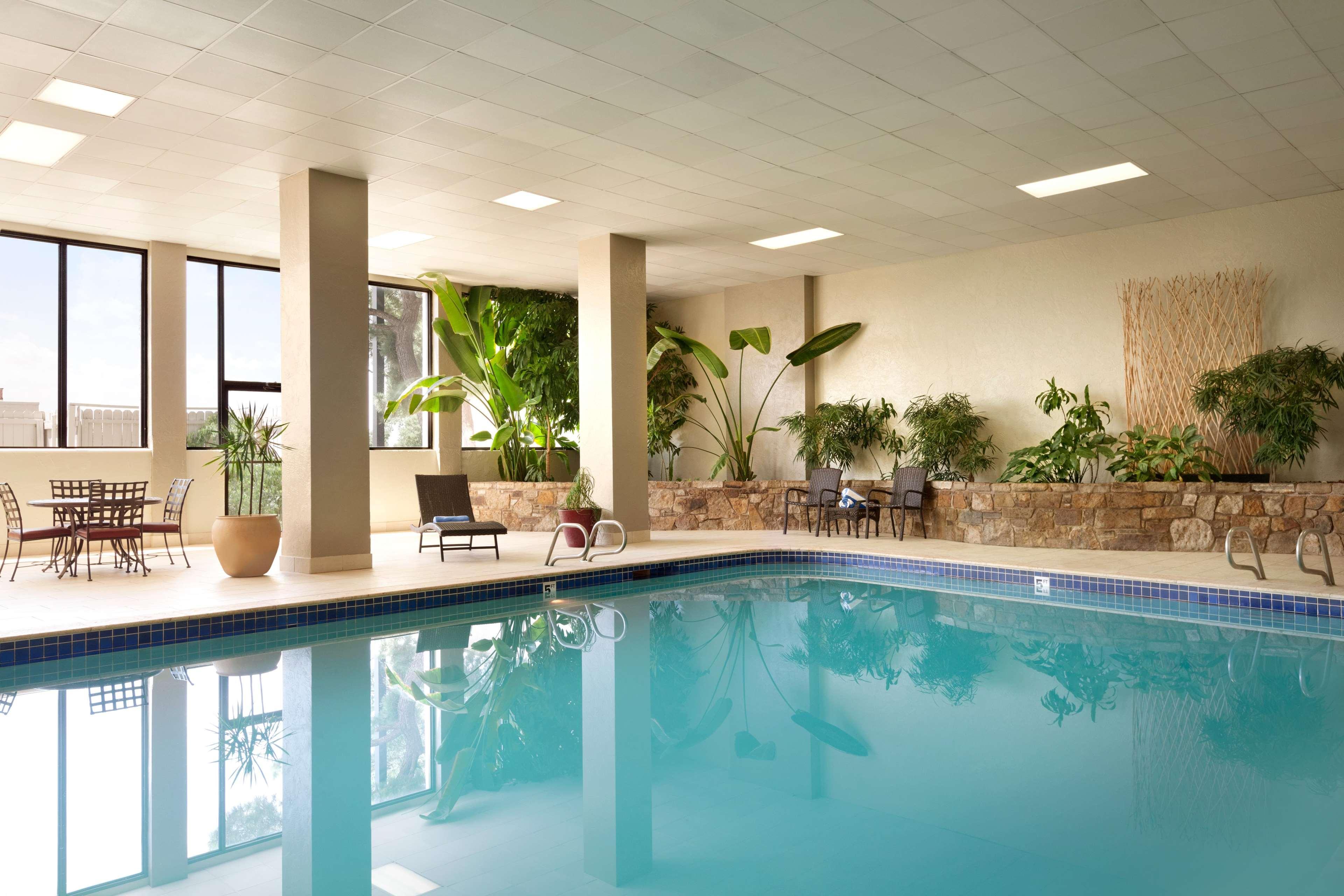 Embassy Suites By Hilton Oklahoma City Will Rogers Airport Экстерьер фото