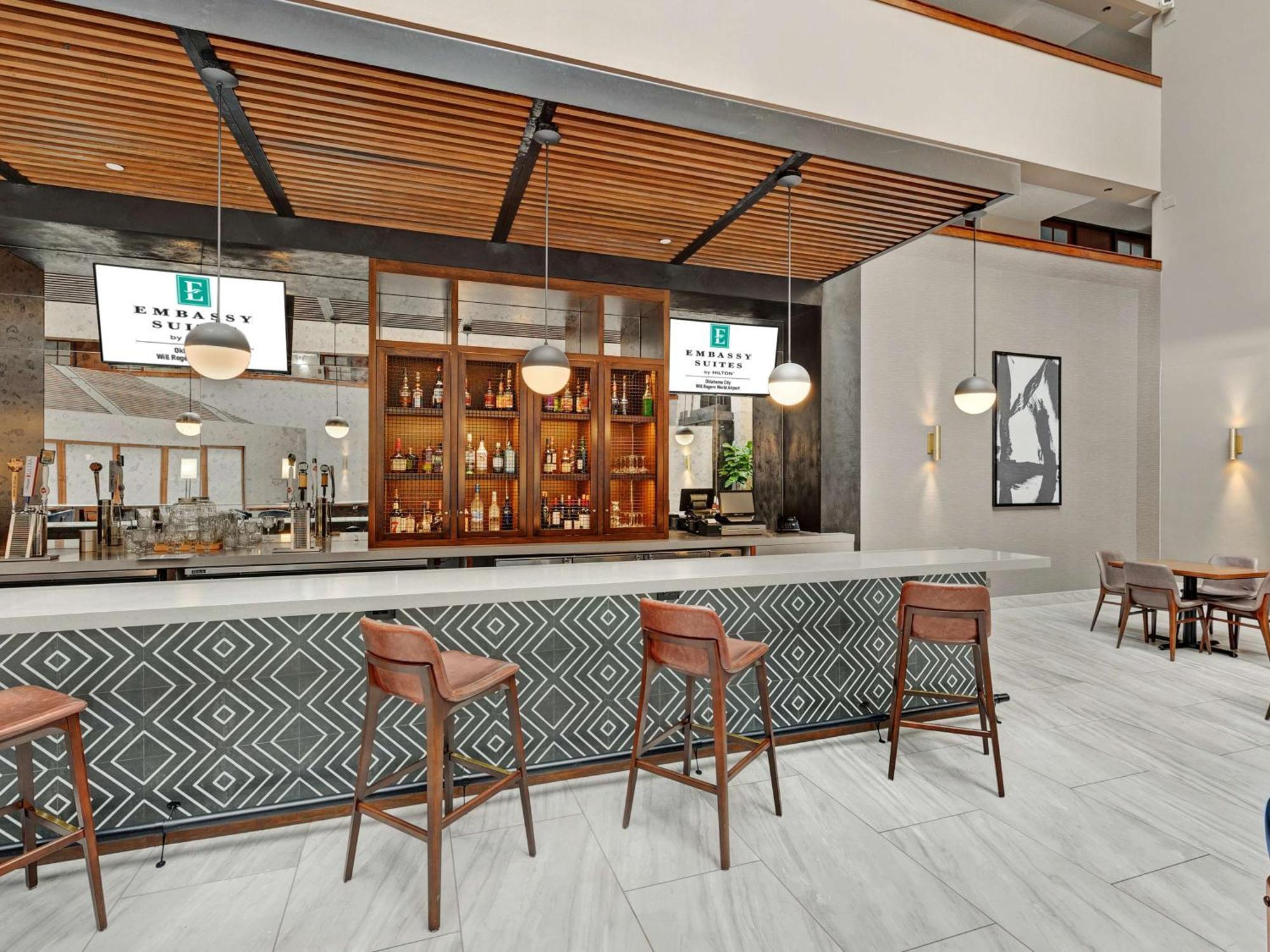 Embassy Suites By Hilton Oklahoma City Will Rogers Airport Экстерьер фото
