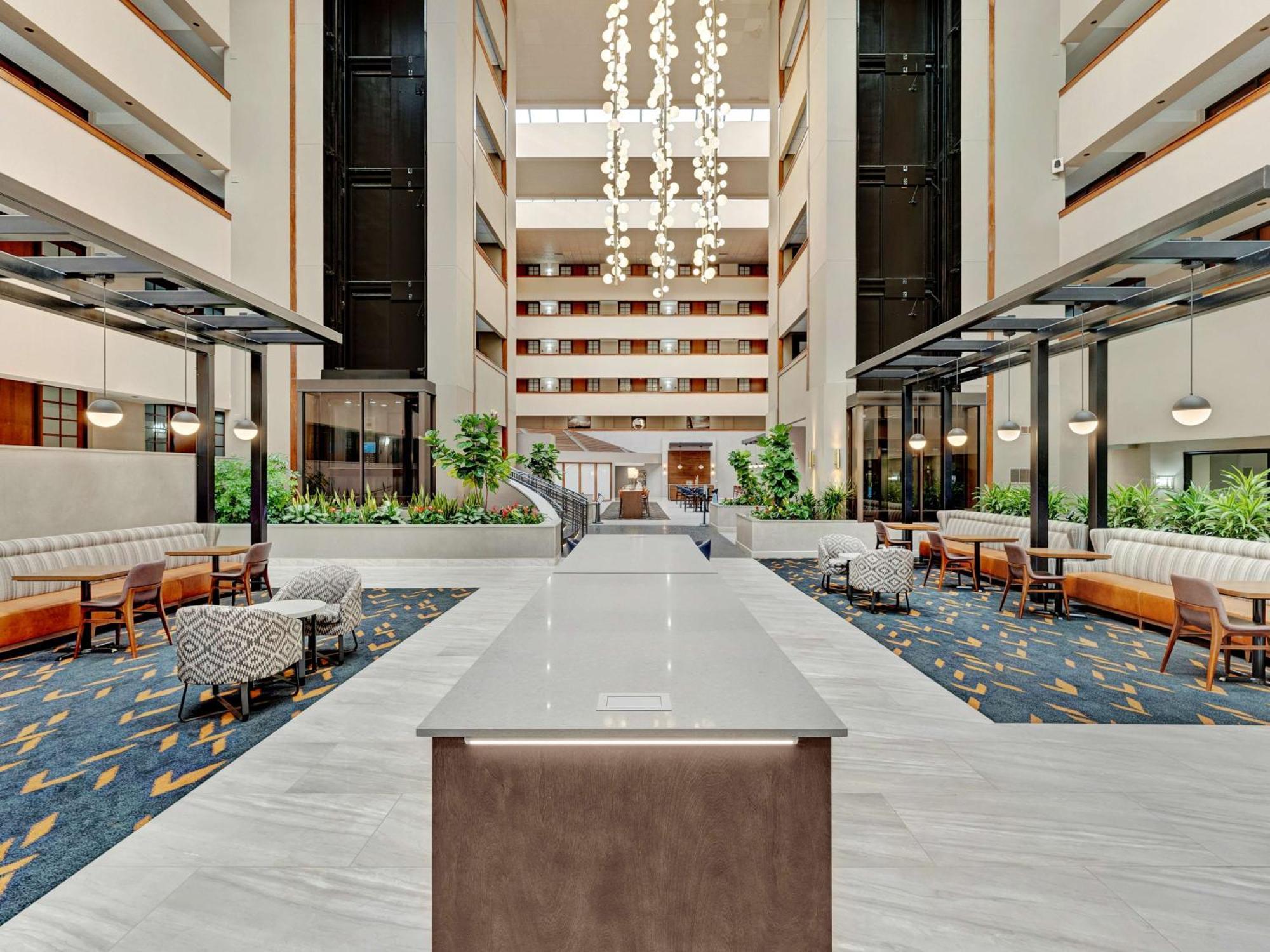 Embassy Suites By Hilton Oklahoma City Will Rogers Airport Экстерьер фото