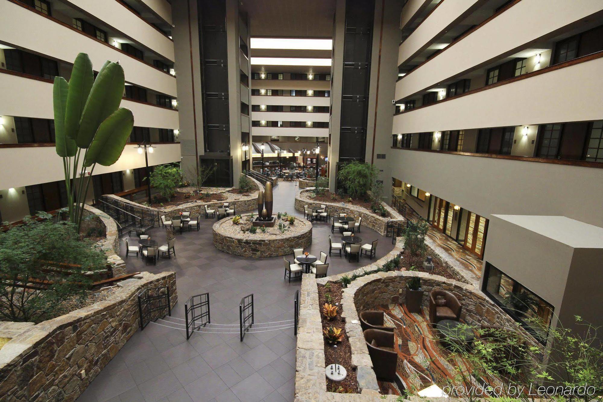Embassy Suites By Hilton Oklahoma City Will Rogers Airport Экстерьер фото